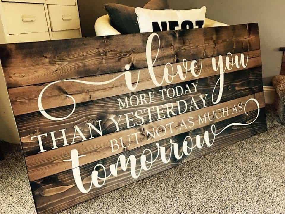 10 Appealing Rustic Love-Signs That You Can Do For Free 10 Appealing Rustic Love-Signs That You Can Do For Free
