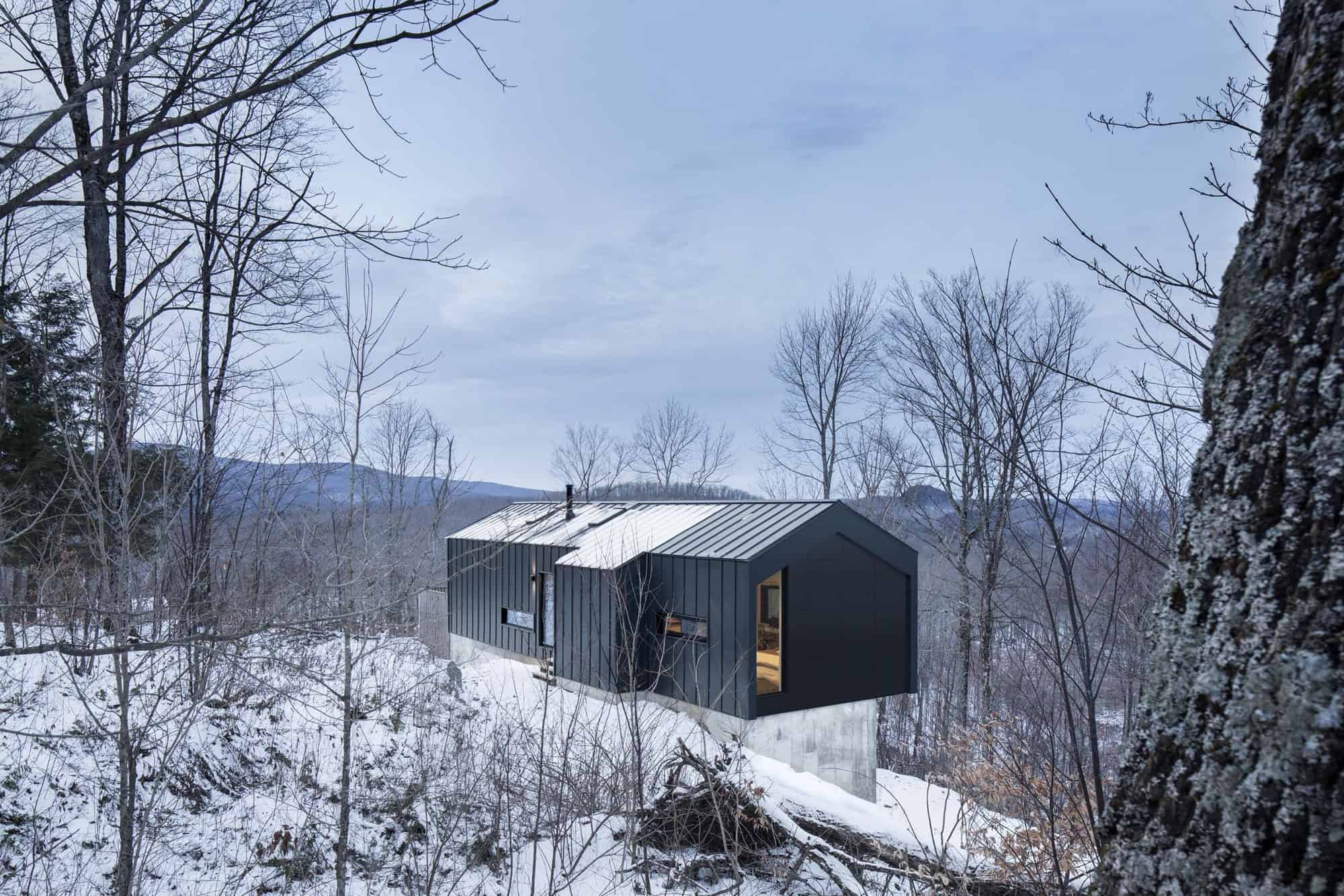 Bolton Residence by Naturehumaine in Quebec, Canada Bolton Residence by Naturehumaine in Quebec, Canada