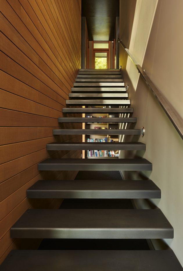 Brook Bay Residence by SKL Architects on Mercer Island in Washington