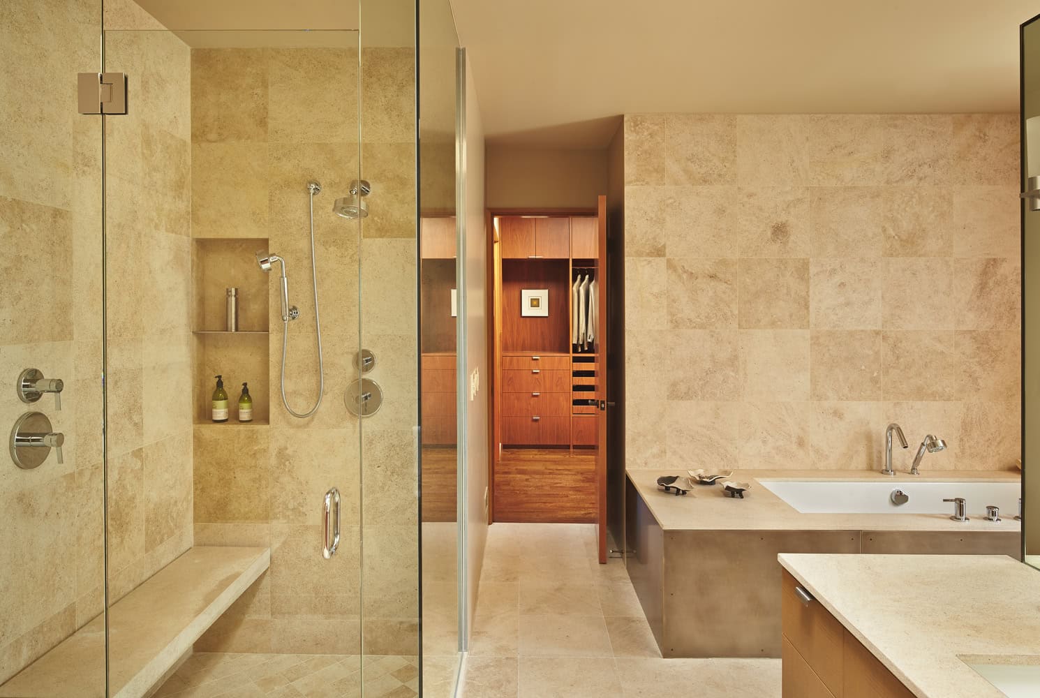 Brook Bay Residence by SKL Architects on Mercer Island in Washington Brook Bay Residence by SKL Architects on Mercer Island in Washington