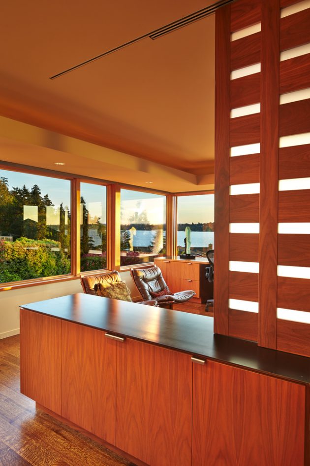 Brook Bay Residence by SKL Architects on Mercer Island in Washington