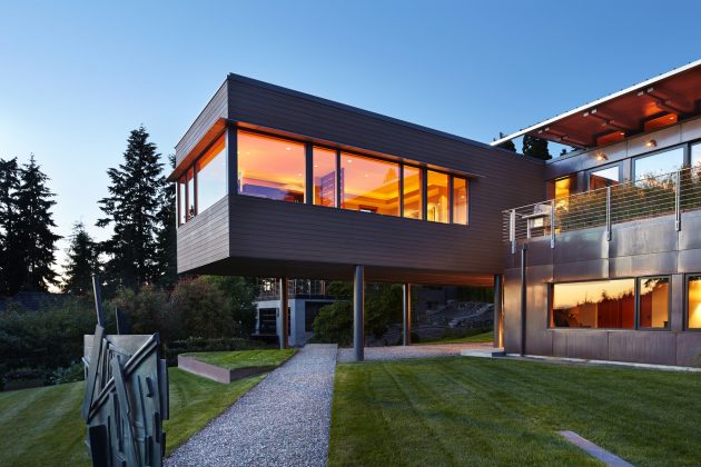 Brook Bay Residence by SKL Architects on Mercer Island in Washington