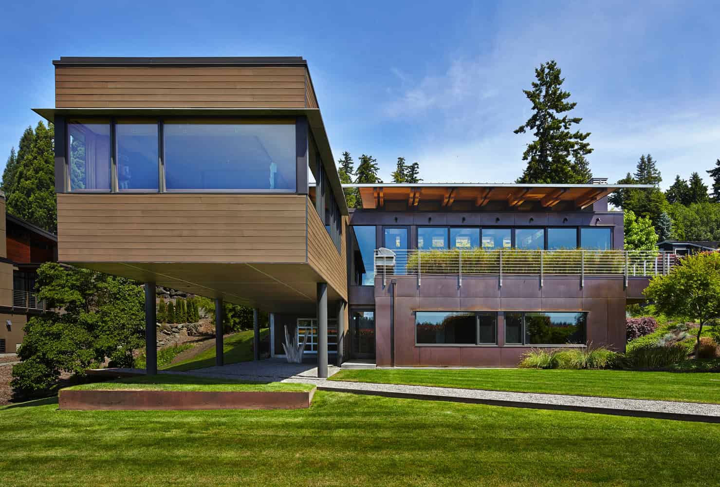 Brook Bay Residence by SKL Architects on Mercer Island in Washington Brook Bay Residence by SKL Architects on Mercer Island in Washington