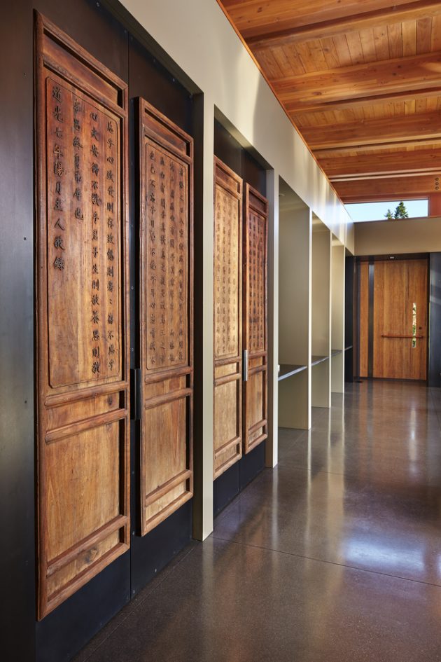 Brook Bay Residence by SKL Architects on Mercer Island in Washington
