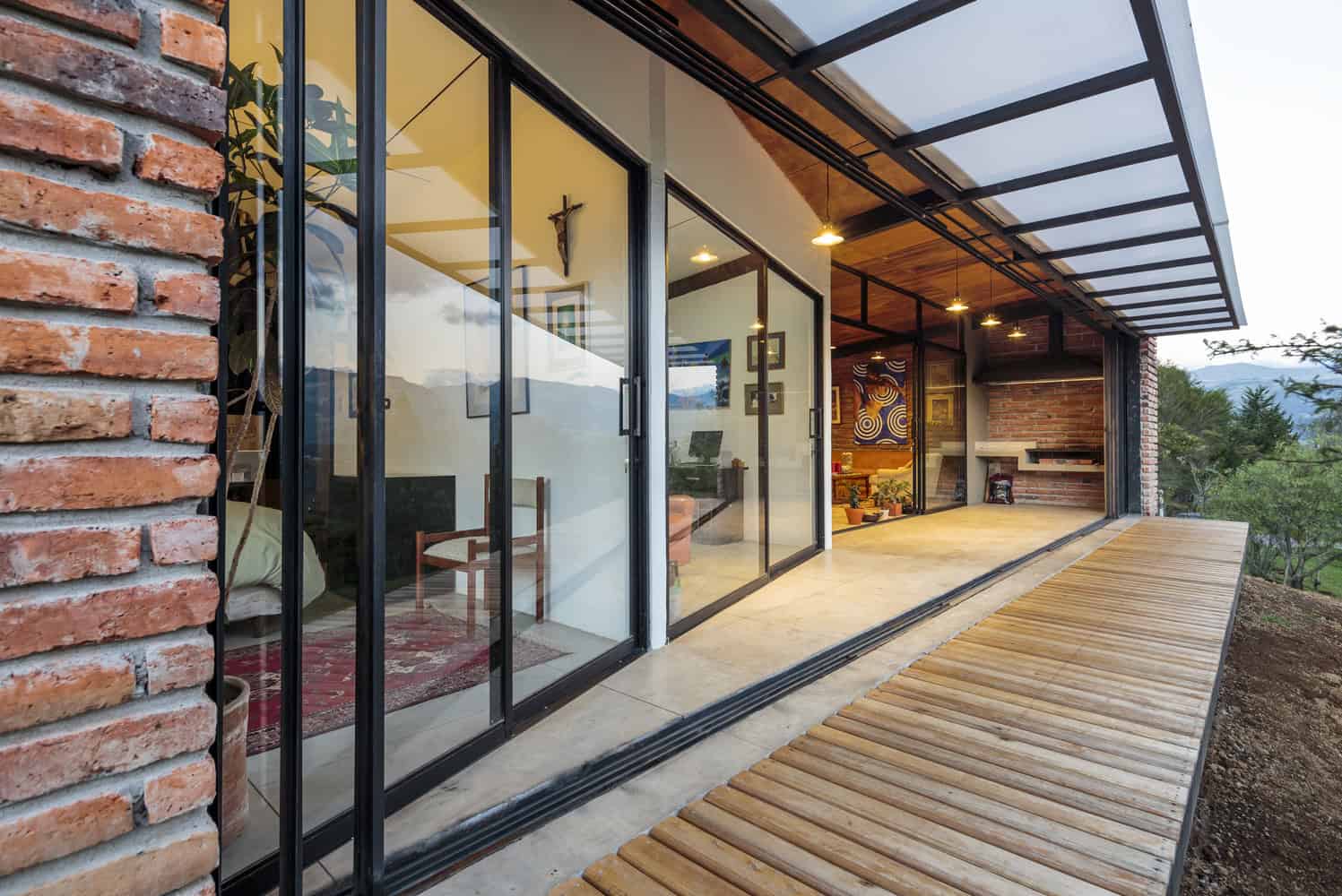 El Guarango House by Bernardo Bustamante in Quito, Ecuador El Guarango House by Bernardo Bustamante in Quito, Ecuador