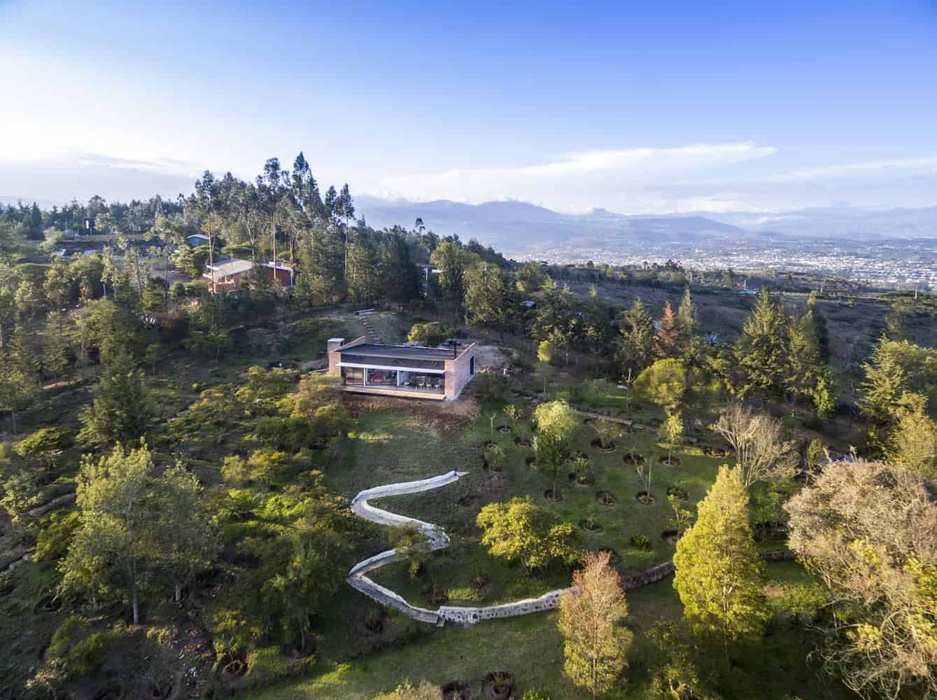 El Guarango House by Bernardo Bustamante in Quito, Ecuador El Guarango House by Bernardo Bustamante in Quito, Ecuador