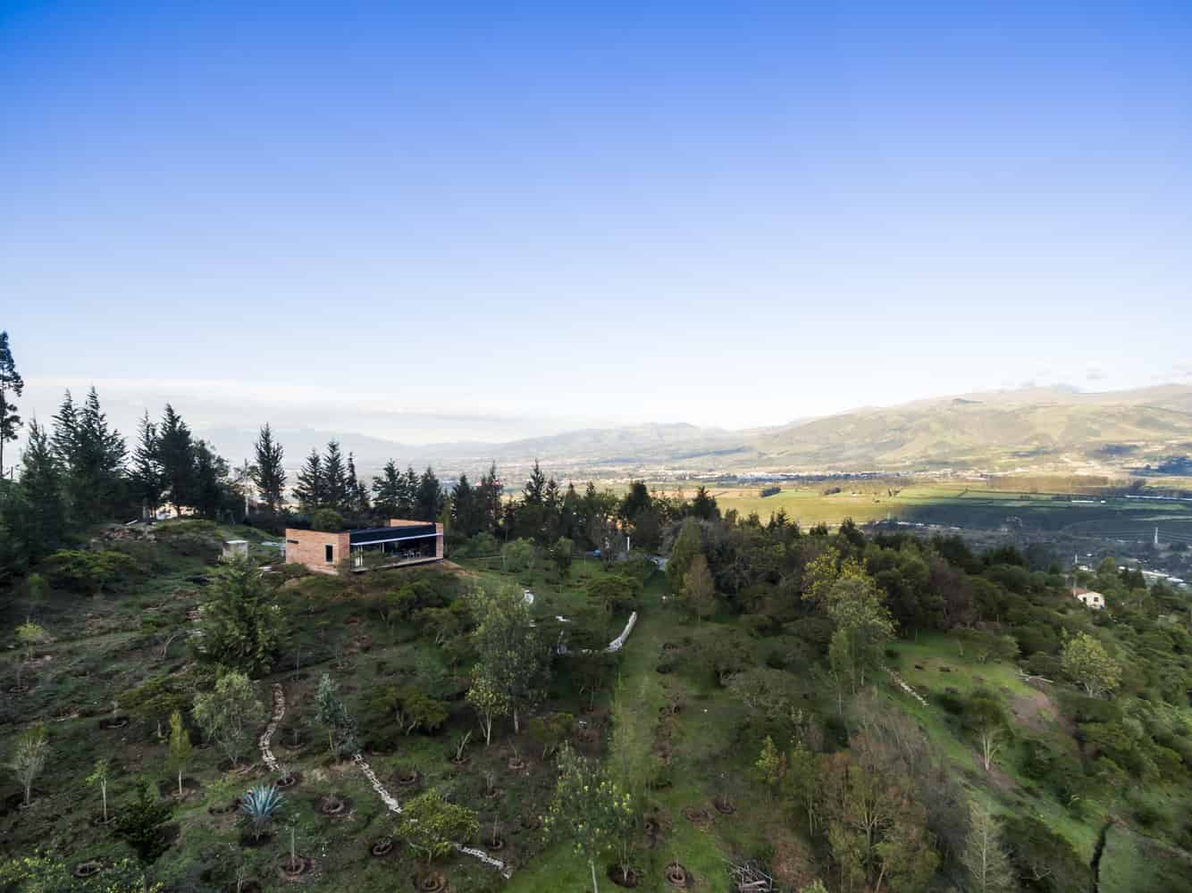 El Guarango House by Bernardo Bustamante in Quito, Ecuador El Guarango House by Bernardo Bustamante in Quito, Ecuador