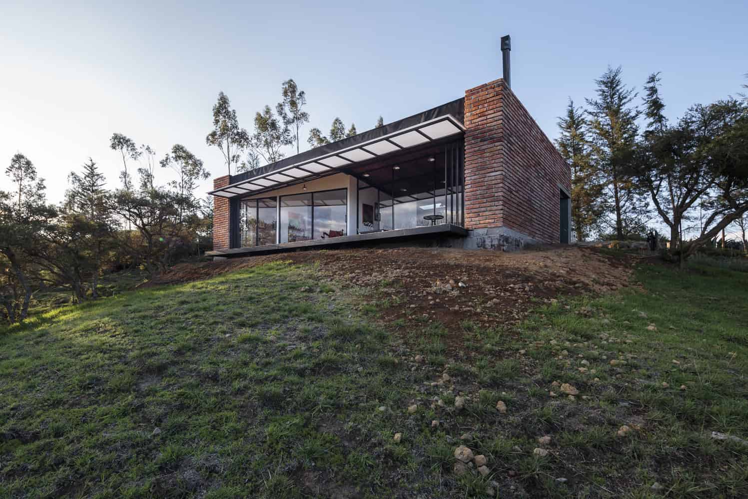 El Guarango House by Bernardo Bustamante in Quito, Ecuador El Guarango House by Bernardo Bustamante in Quito, Ecuador