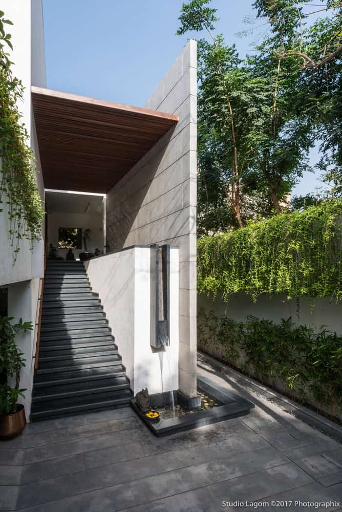 Skewed House by Studio Lagom in Surat, India Skewed House by Studio Lagom in Surat, India