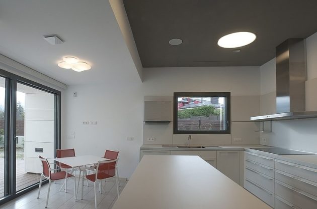 Vitoria-Gasteiz Home by Patxi Cortazar Arquitecto in Spain