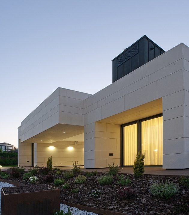 Vitoria-Gasteiz Home by Patxi Cortazar Arquitecto in Spain