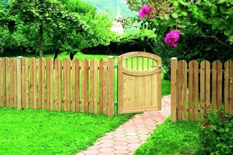 18 Inspirational Examples That Will Help You To Choose The Right Fence 18 Inspirational Examples That Will Help You To Choose The Right Fence