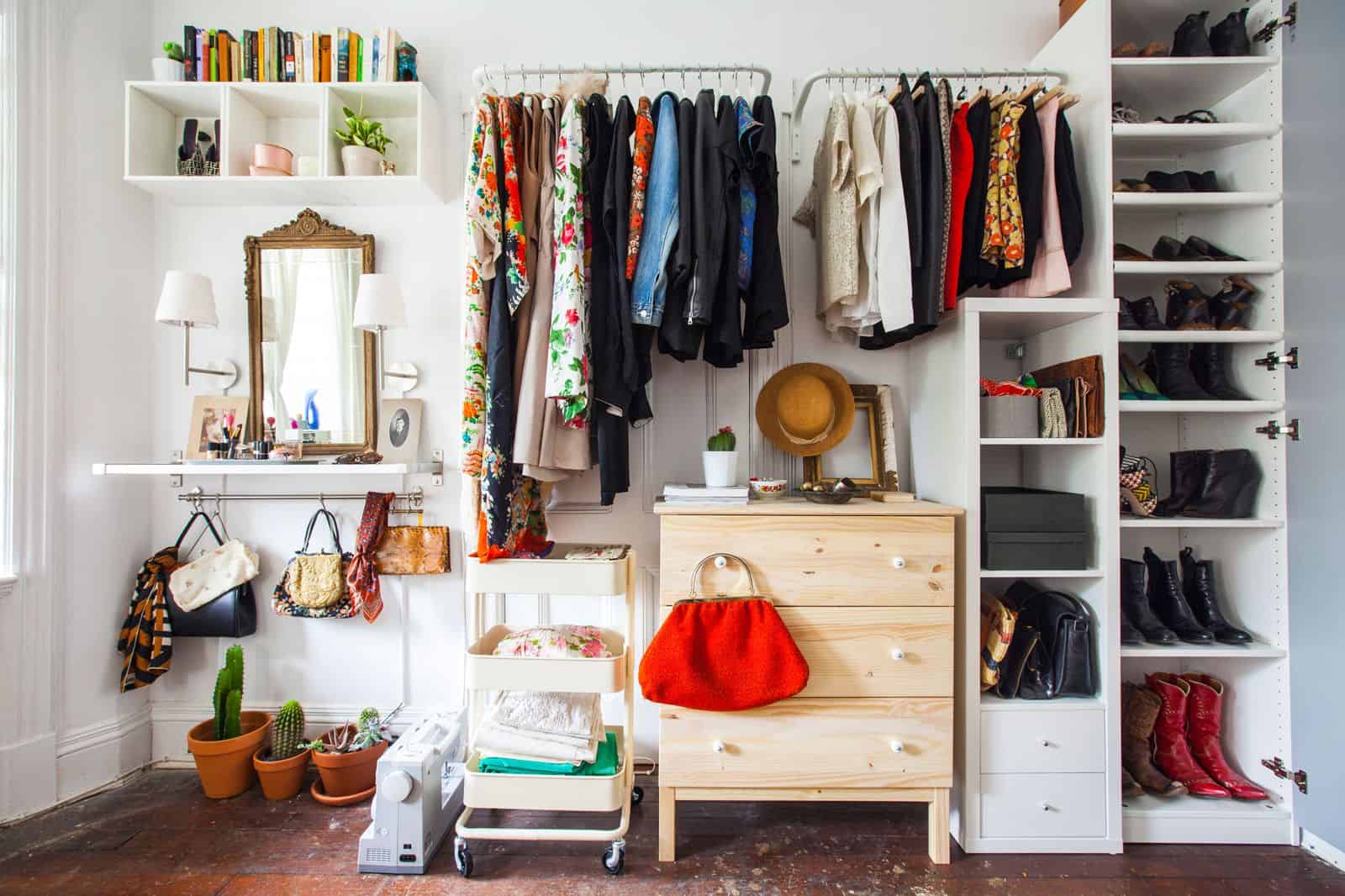 16 Captivating Open Closet Designs To Enhance Your Small Living Space