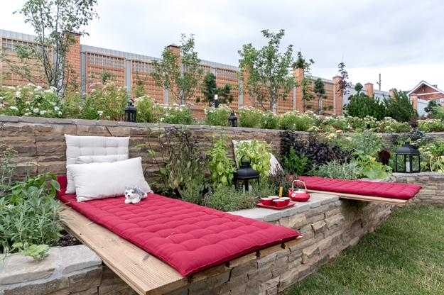20 Alluring Outdoor Seating Ideas To Boost Your Inspiration