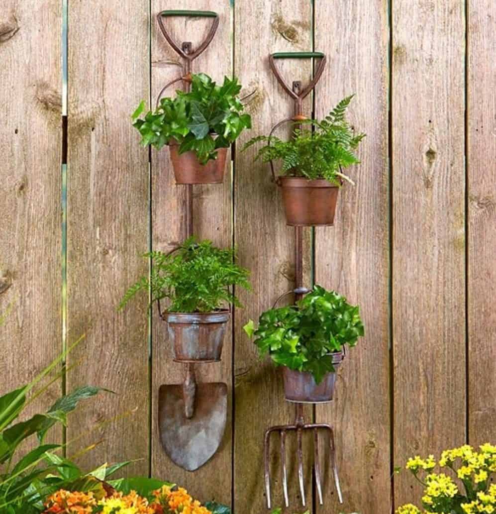 18 Extravagant Handmade Garden Decorations You Should Try This Spring