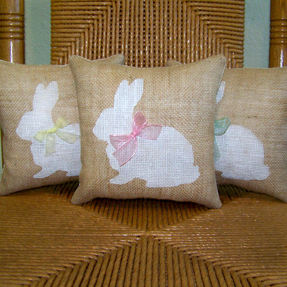 18 Beautiful Handmade Easter Pillow Designs To Add To Your Festive Decor