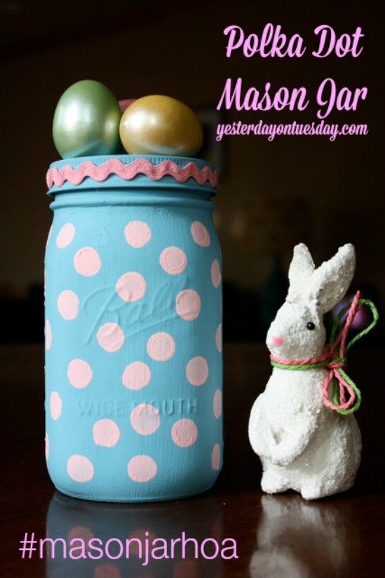 18 Cute And Colorful DIY Easter Mason Jar Crafts You'll Want To Make