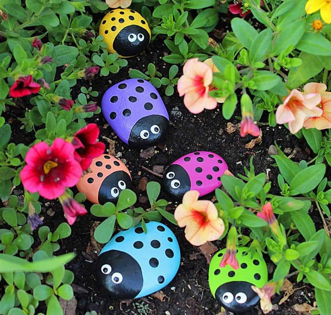 18 Extravagant Handmade Garden Decorations You Should Try This Spring 18 Extravagant Handmade Garden Decorations You Should Try This Spring