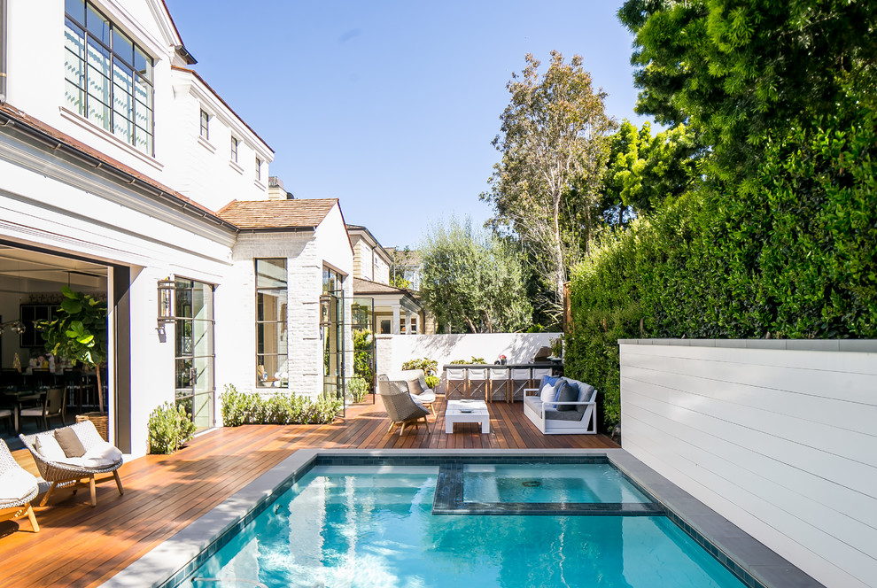 20 Glamorous Transitional Swimming Pool Designs That Will Make You Jealous