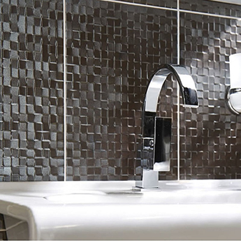 5 Stunning Metallic Bathroom Wall Designs