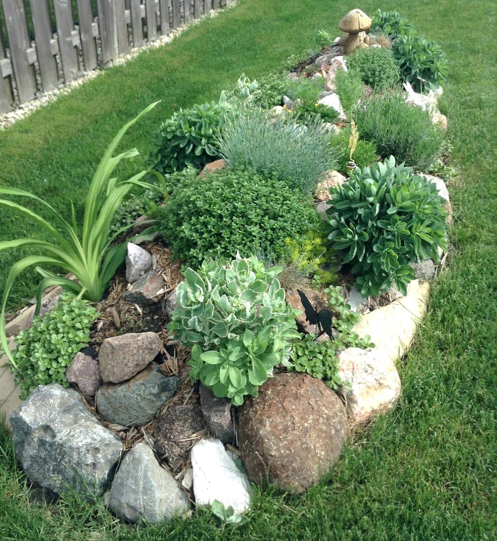 18 Extravagant Handmade Garden Decorations You Should Try This Spring 18 Extravagant Handmade Garden Decorations You Should Try This Spring