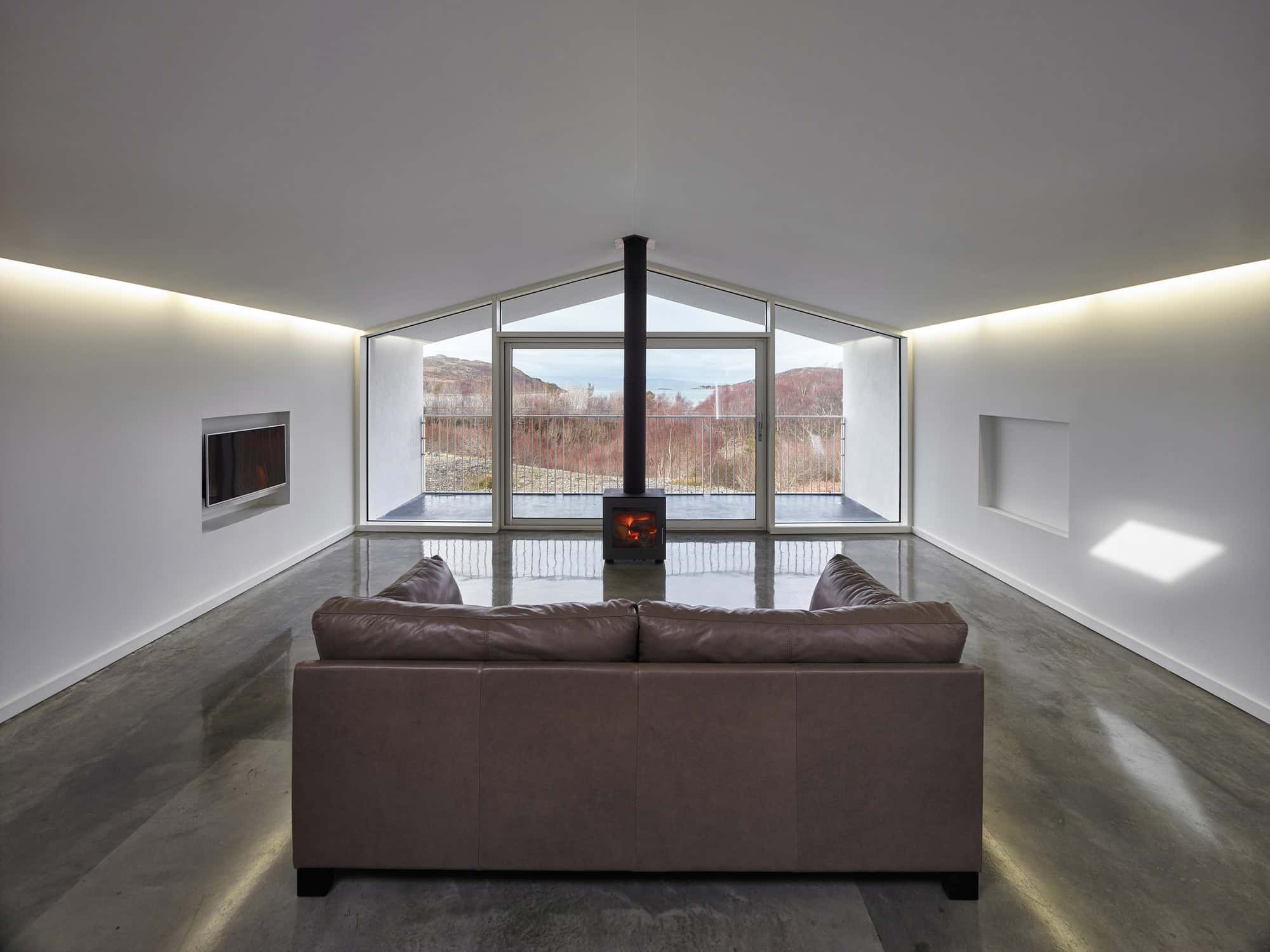 Beach House by Dualchas Architects near Mallaig, Scotland Beach House by Dualchas Architects near Mallaig, Scotland