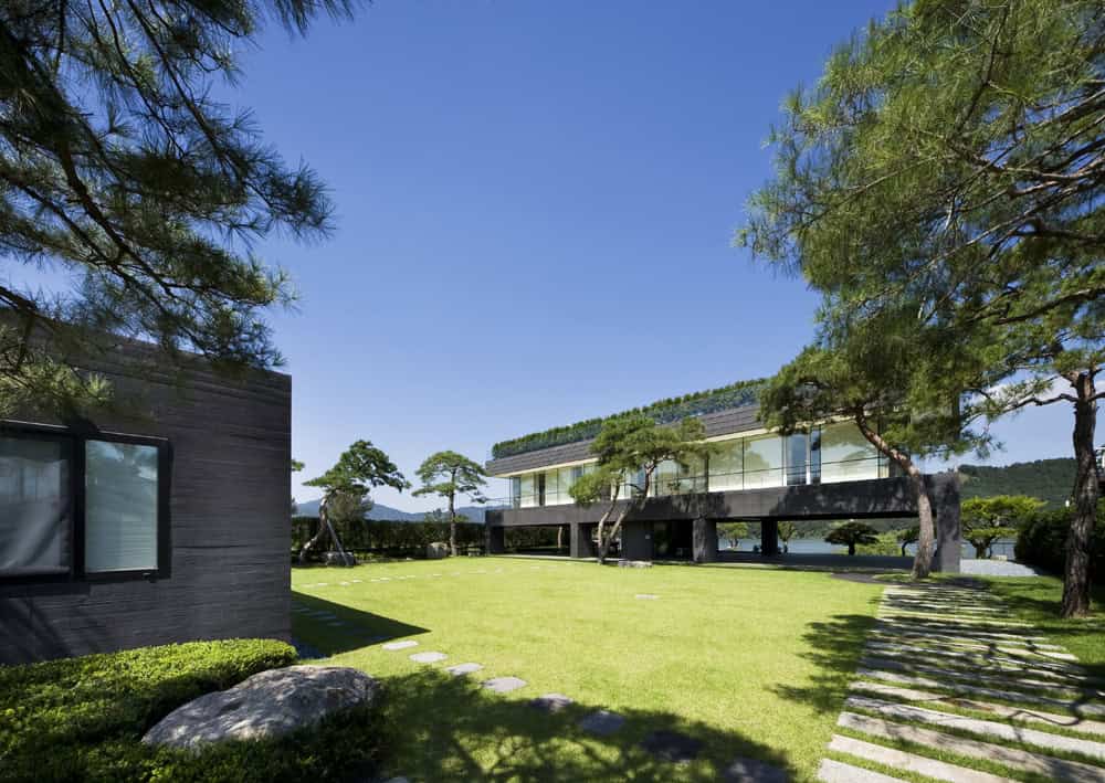 Floating House by Hyunjoon Yoo Architects in Gyeonggi, South Korea Floating House by Hyunjoon Yoo Architects in Gyeonggi, South Korea