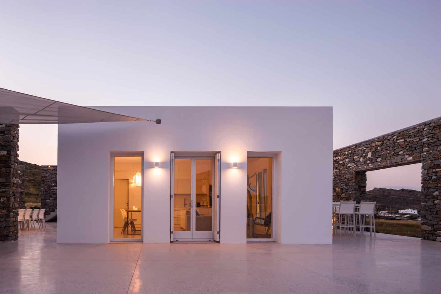 Hug House by React Architects On The Greek Island of Paros Hug House by React Architects On The Greek Island of Paros