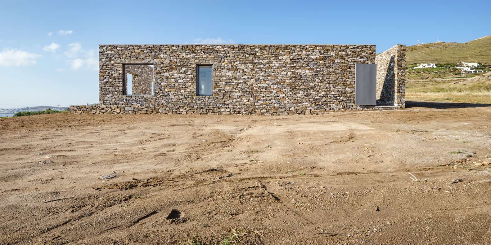 Hug House by React Architects On The Greek Island of Paros Hug House by React Architects On The Greek Island of Paros