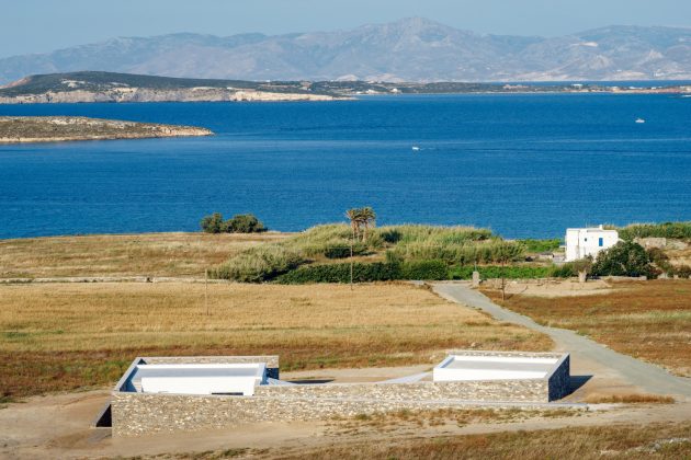 Hug House by React Architects On The Greek Island of Paros