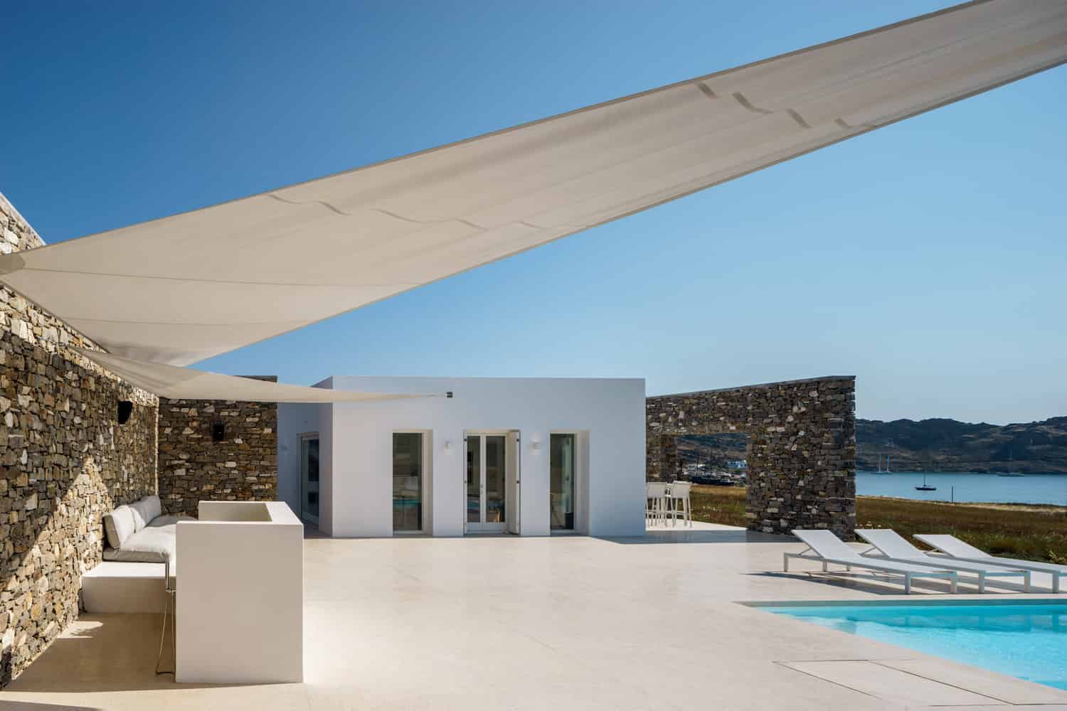 Hug House by React Architects On The Greek Island of Paros Hug House by React Architects On The Greek Island of Paros