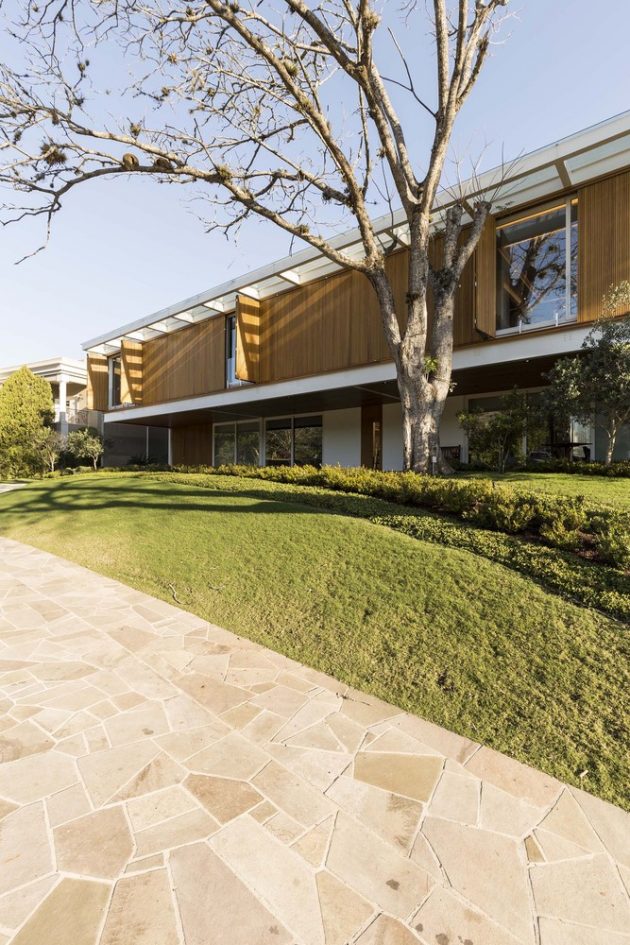 Jardim do Sol House by Hype Studio in Porto Alegre, Brazil