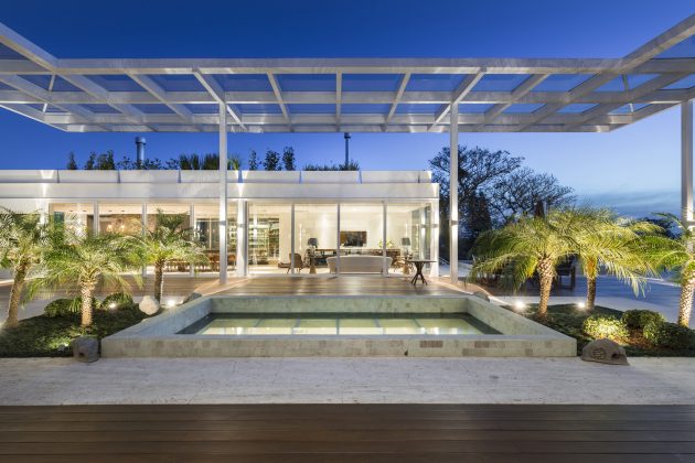 Jardim do Sol House by Hype Studio in Porto Alegre, Brazil