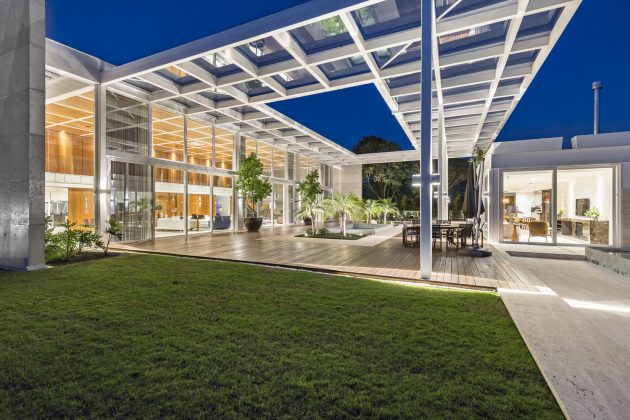 Jardim do Sol House by Hype Studio in Porto Alegre, Brazil