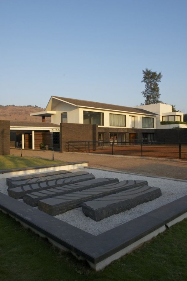 PA House by Atelier Design N Domain in Khandala, India