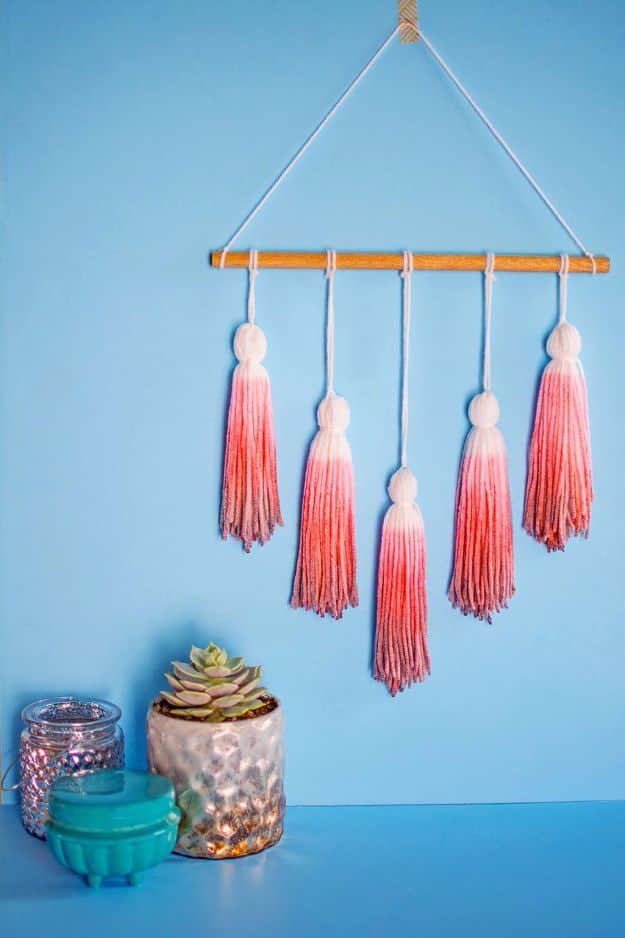 15 Awesome DIY Ideas That Use Yarn To Colorize Your Home Decor