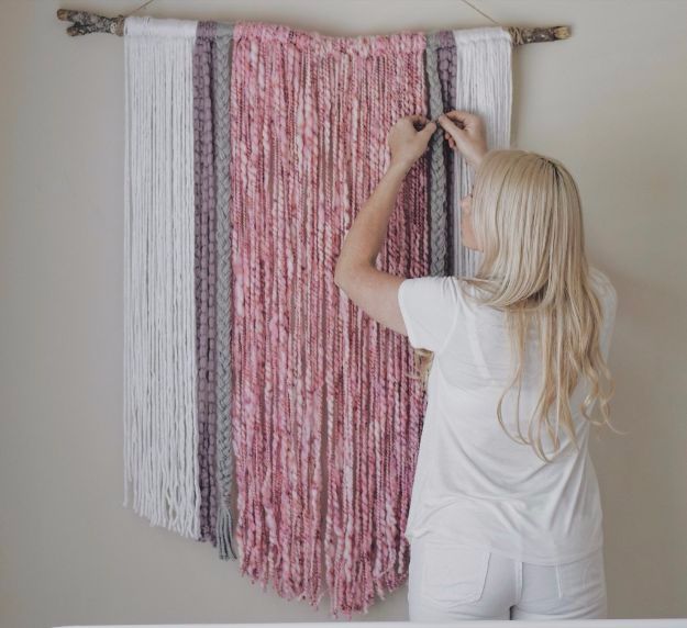 15 Awesome DIY Ideas That Use Yarn To Colorize Your Home Decor
