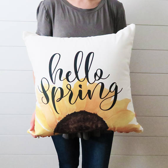 17 Colorful Handmade Spring Pillow Designs That Will Refresh Your Decor