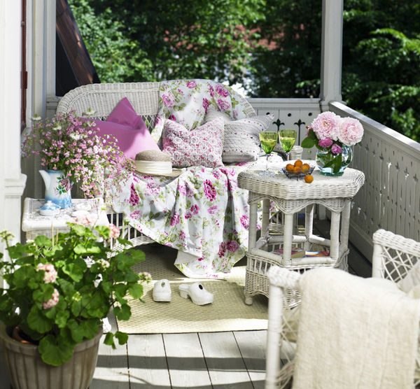 19 Most Appealing Small Balcony Designs That Everyone Will Love