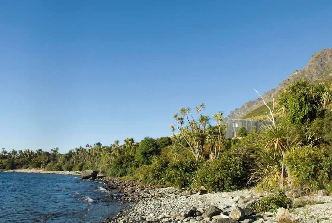 Drift Bay House by Kerr Ritchie Architects in Queenstown, New Zealand Drift Bay House by Kerr Ritchie Architects in Queenstown, New Zealand