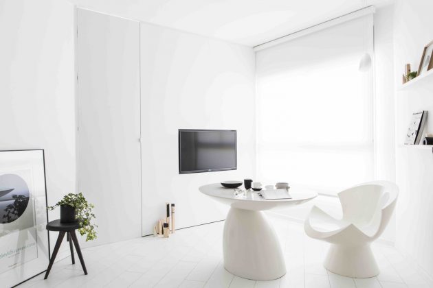 S|H Apartment by Yael Perry in Tel Aviv, Israel