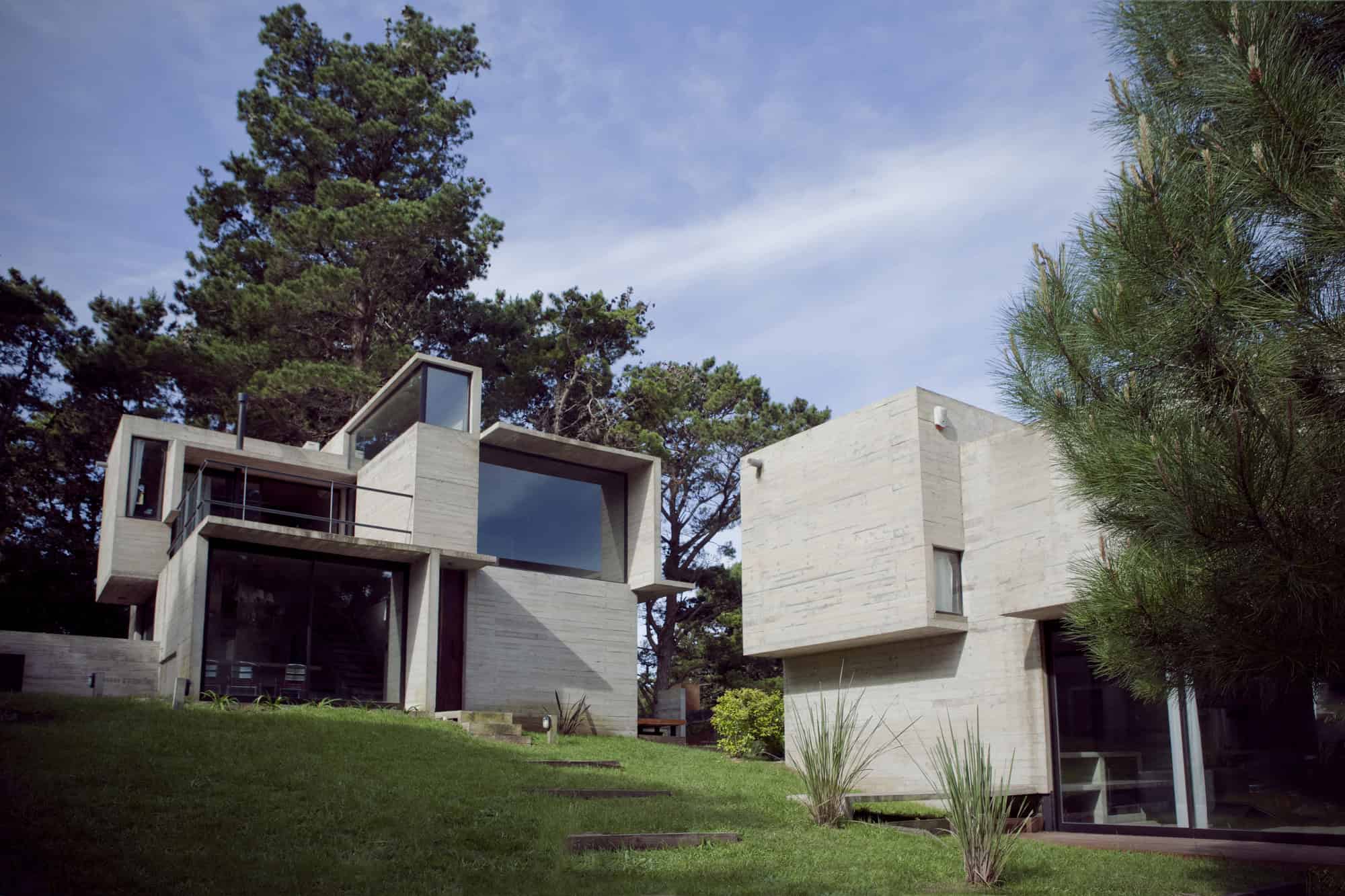 V + D Set by BAK Architects in Mar Azul, Argentina V + D Set by BAK Architects in Mar Azul, Argentina