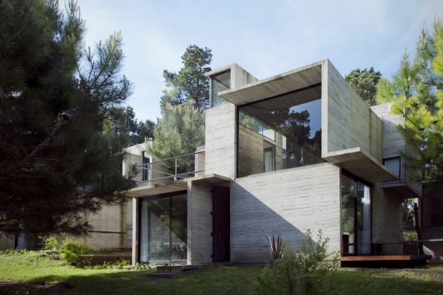 V + D Set by BAK Architects in Mar Azul, Argentina
