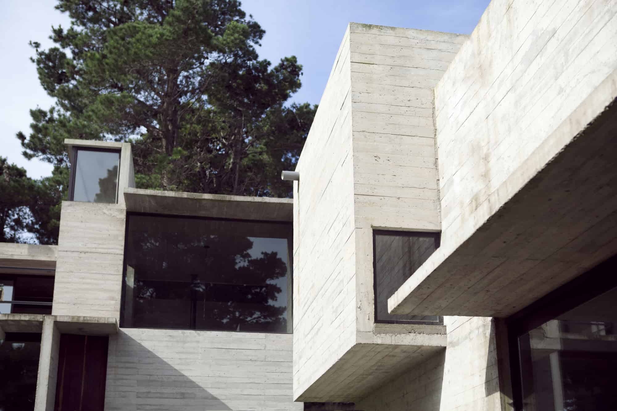 V + D Set by BAK Architects in Mar Azul, Argentina V + D Set by BAK Architects in Mar Azul, Argentina