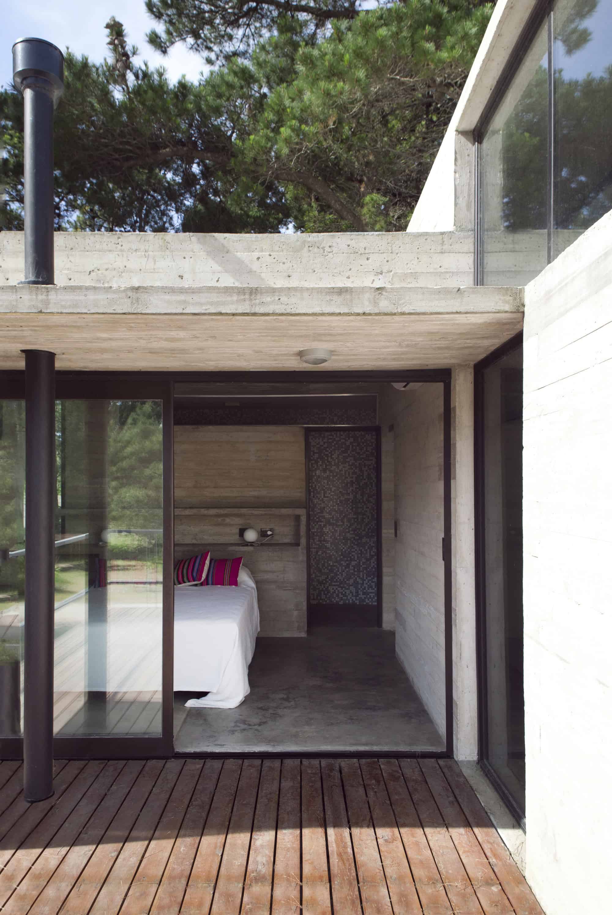 V + D Set by BAK Architects in Mar Azul, Argentina V + D Set by BAK Architects in Mar Azul, Argentina