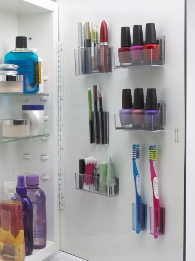 15 Simple Yet Effective DIY Bathroom Storage And Organization Ideas