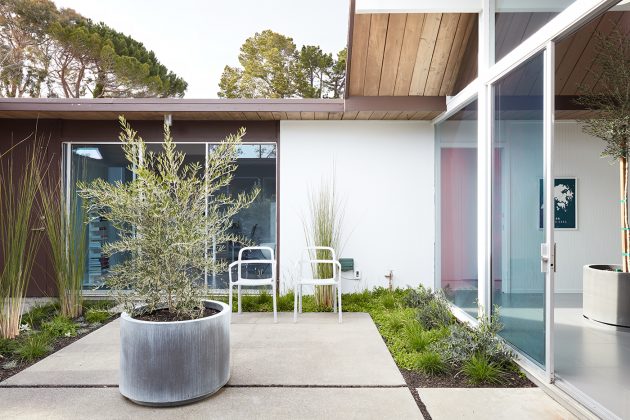 Burlingame Eichler Remodel by Klopf Architecture in California, USA