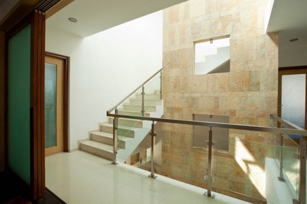 Dhananjay Pathade Residence by Sunil Patil and Associates in India