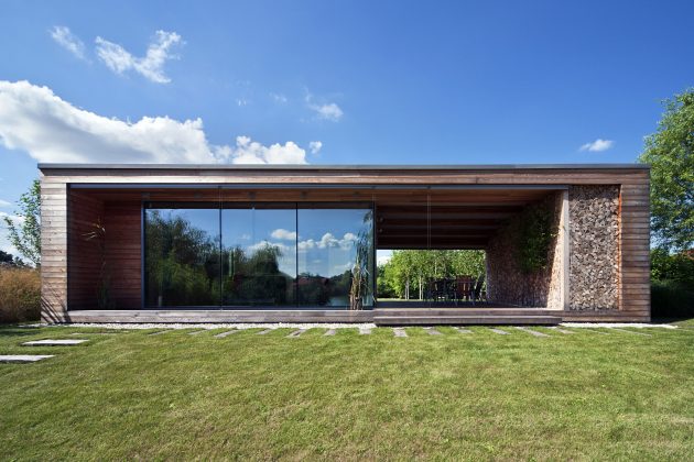 Holiday Cottage by Tóth Project Architect Office in Kapuvár, Hungary