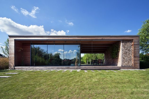 Holiday Cottage by Tóth Project Architect Office in Kapuvár, Hungary